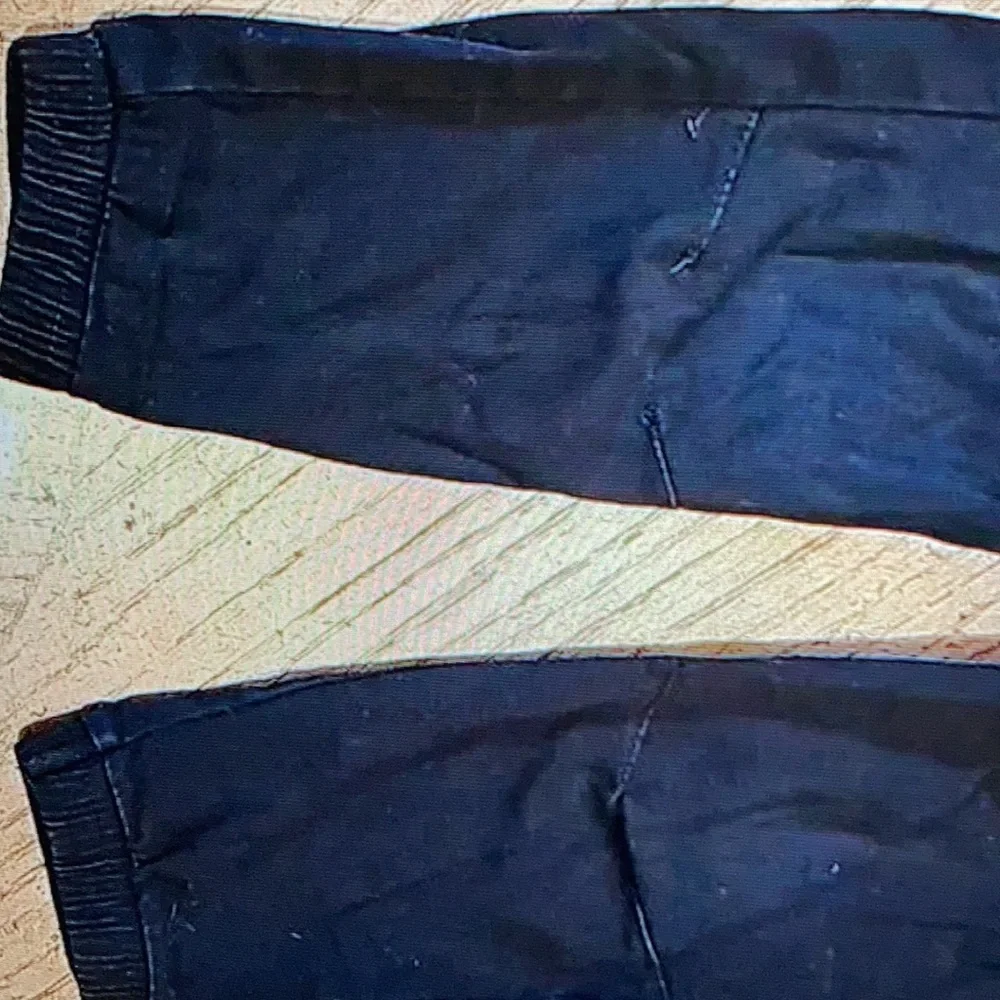 Boys black cargo jogging size 5 - Picture 4 of 5